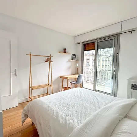 Flexliving - - Ternes Hébergement de vacances *